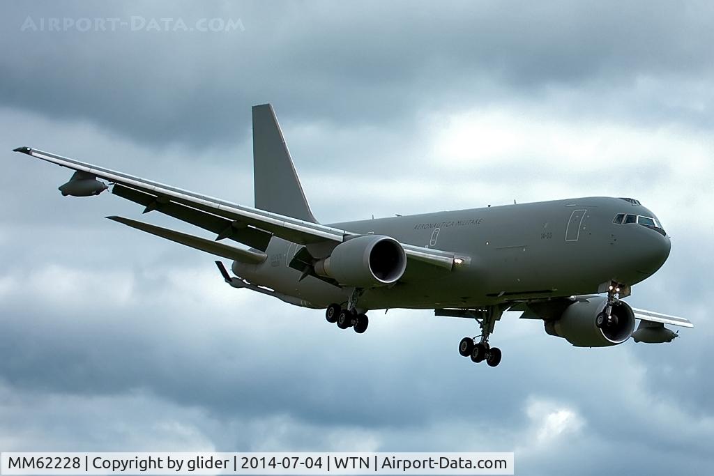 MM62228, 2006 Boeing KC-767A C/N 33688, finals