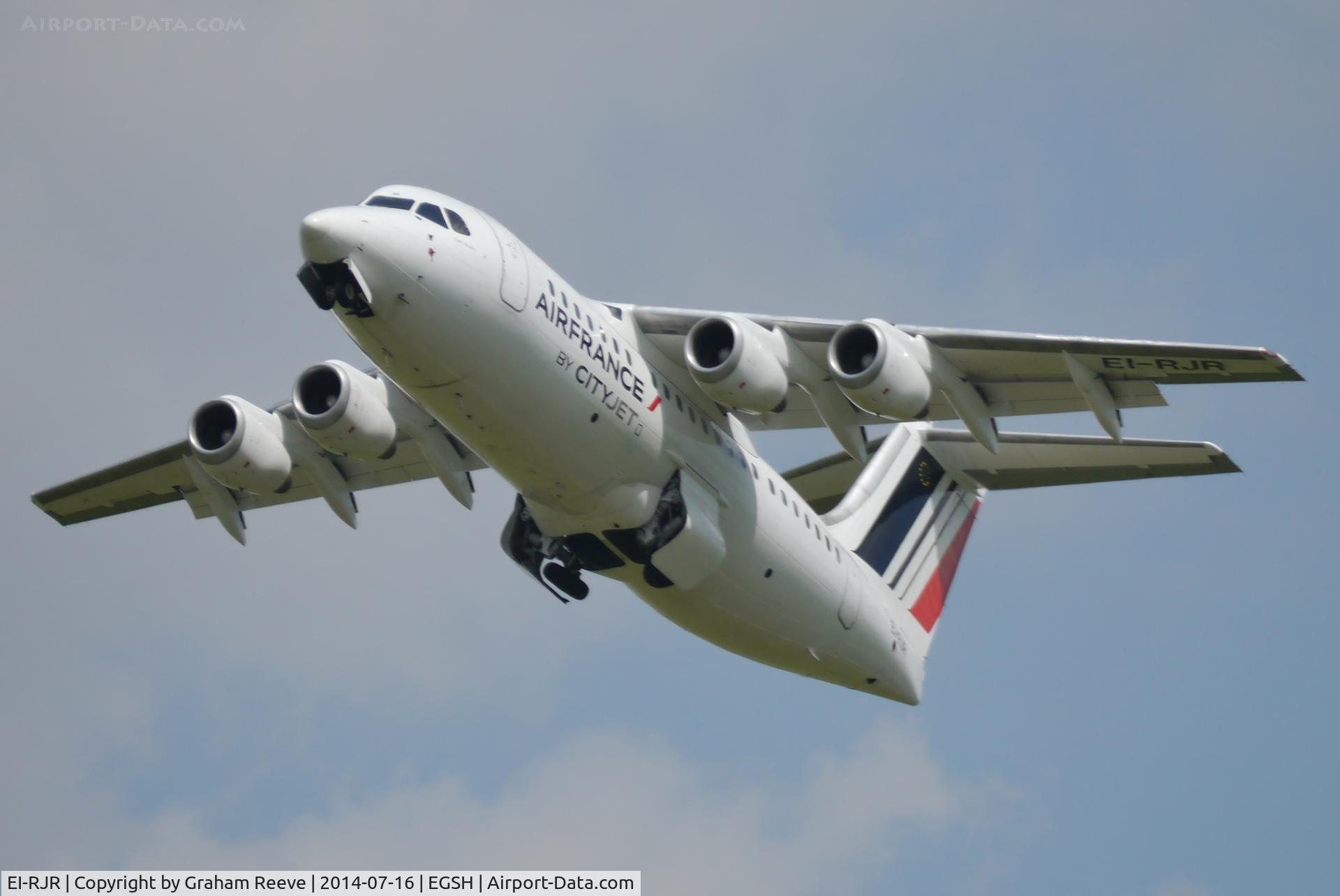 EI-RJR, 2000 British Aerospace Avro 146-RJ85A C/N E2364, Just taken off.
