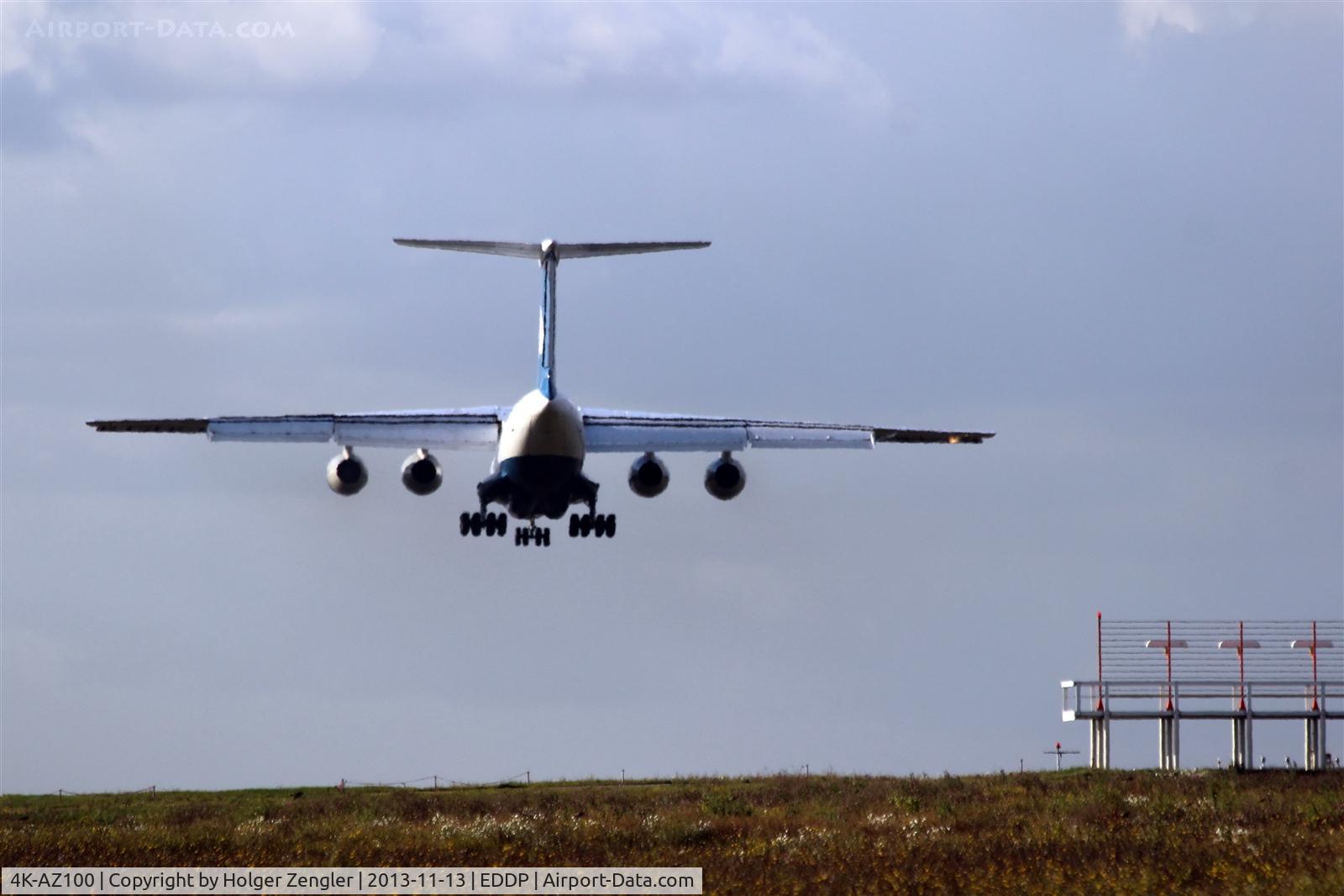 4K-AZ100, Ilyushin Il-76TD-90VD C/N 2073421708, ILS final on rwy 26L.....