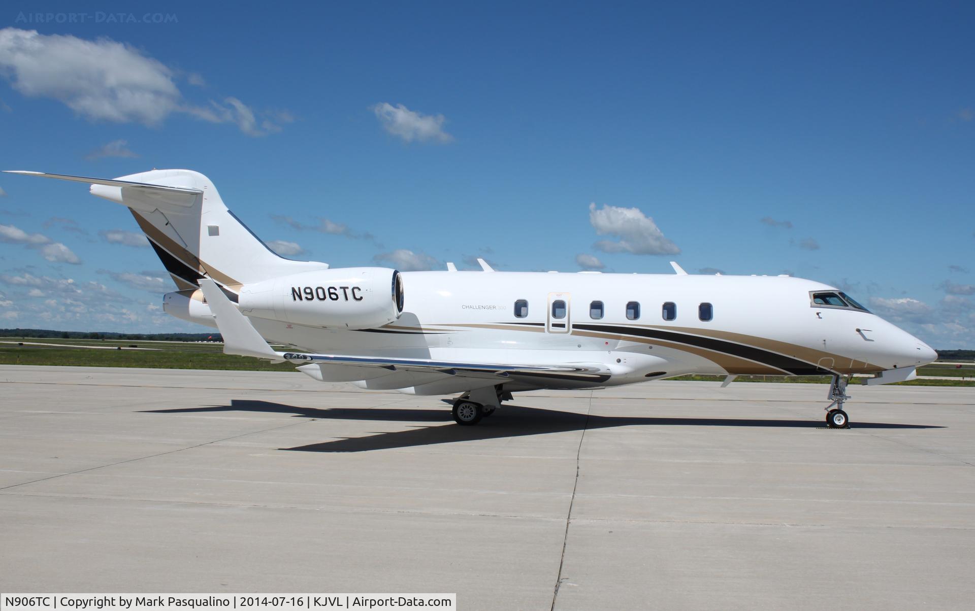 N906TC, 2005 Bombardier Challenger 300 (BD-100-1A10) C/N 20083, Challenger 300