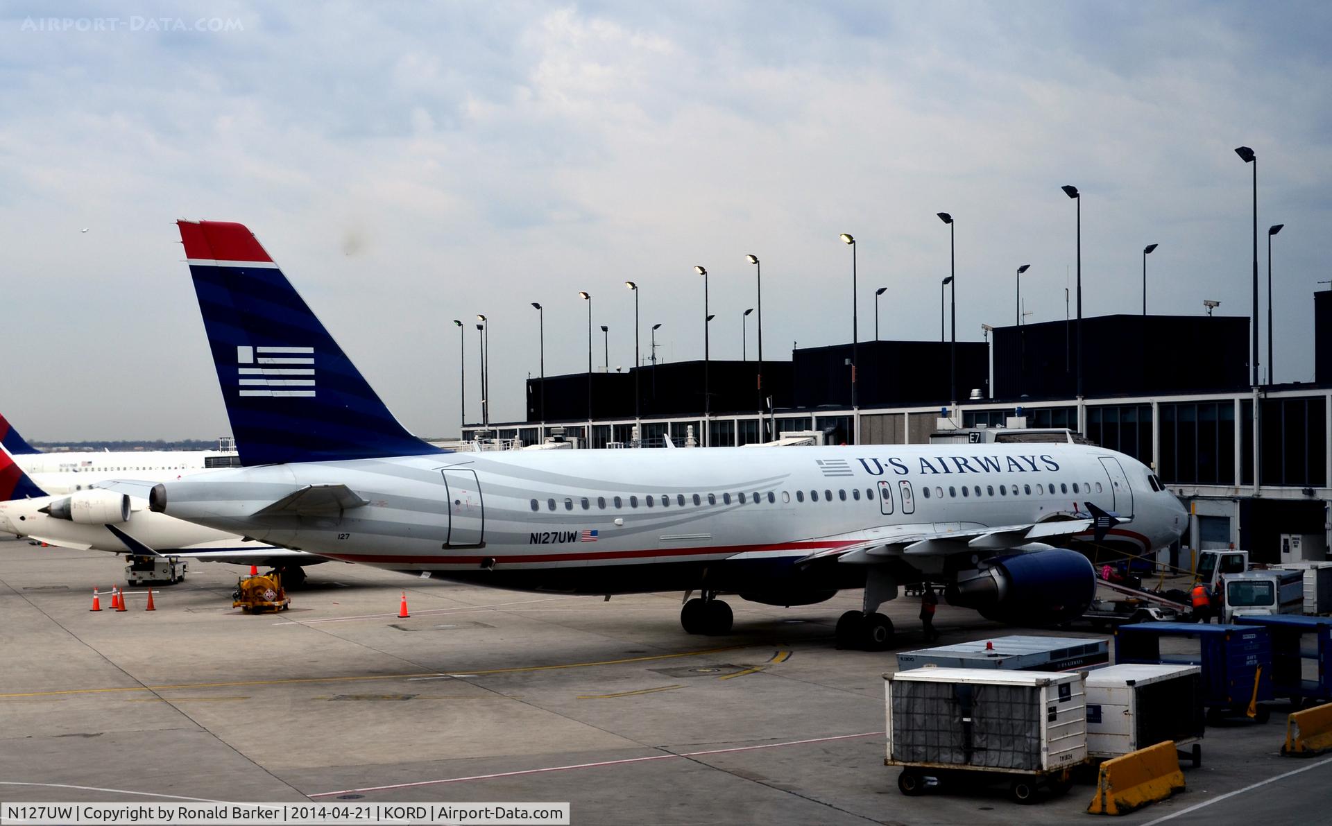 N127UW, 2010 Airbus A320-214 C/N 4202, Gate E7 O'Hare