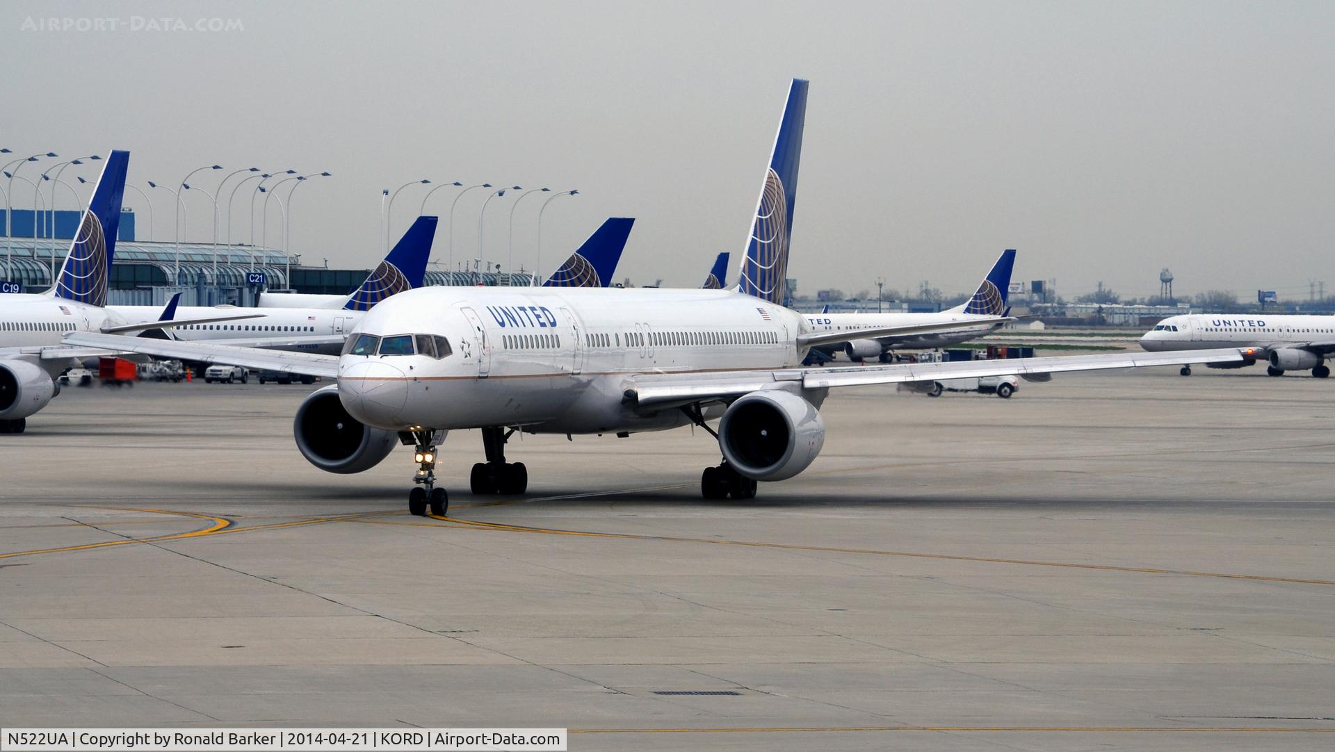 N522UA, 1990 Boeing 757-222 C/N 24931, Taxi O'Hare