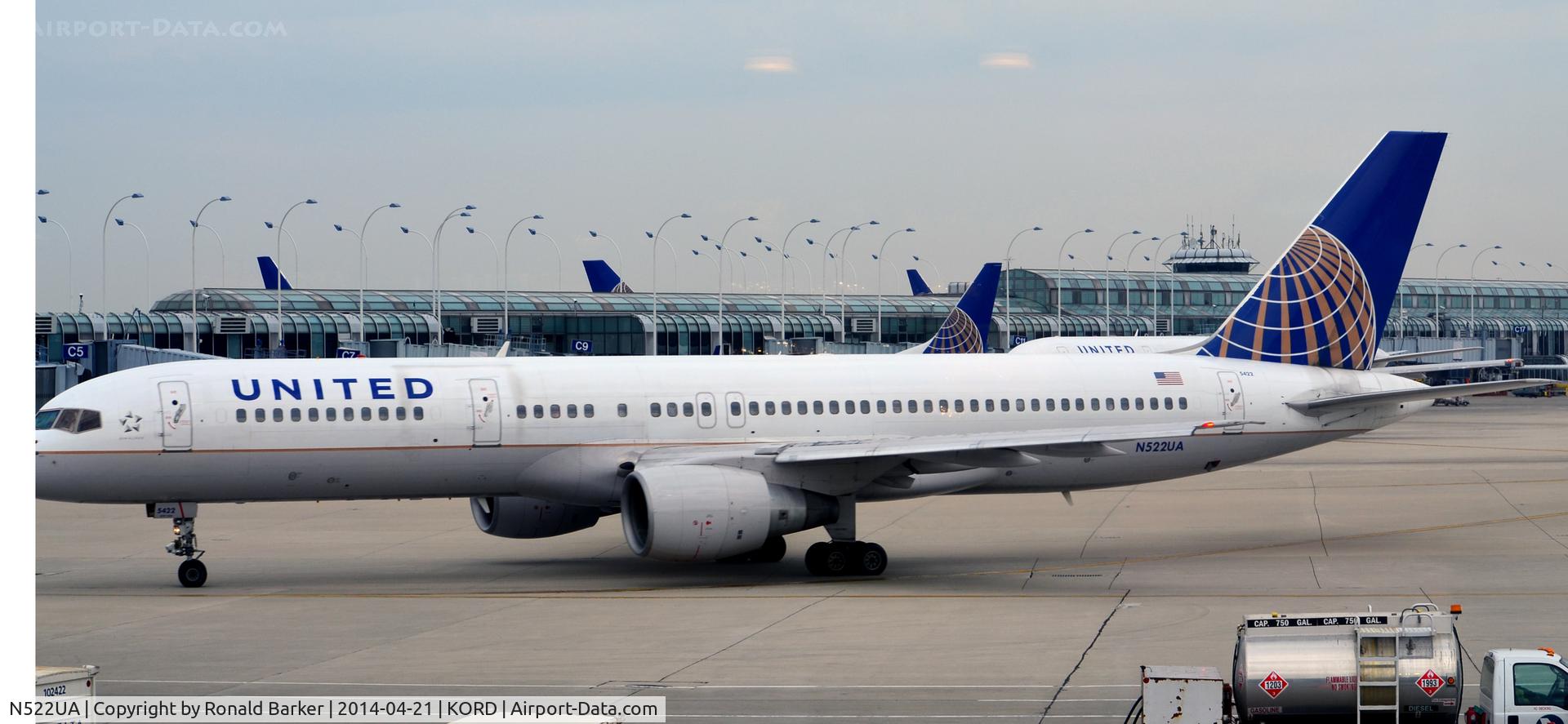N522UA, 1990 Boeing 757-222 C/N 24931, Taxi O'Hare