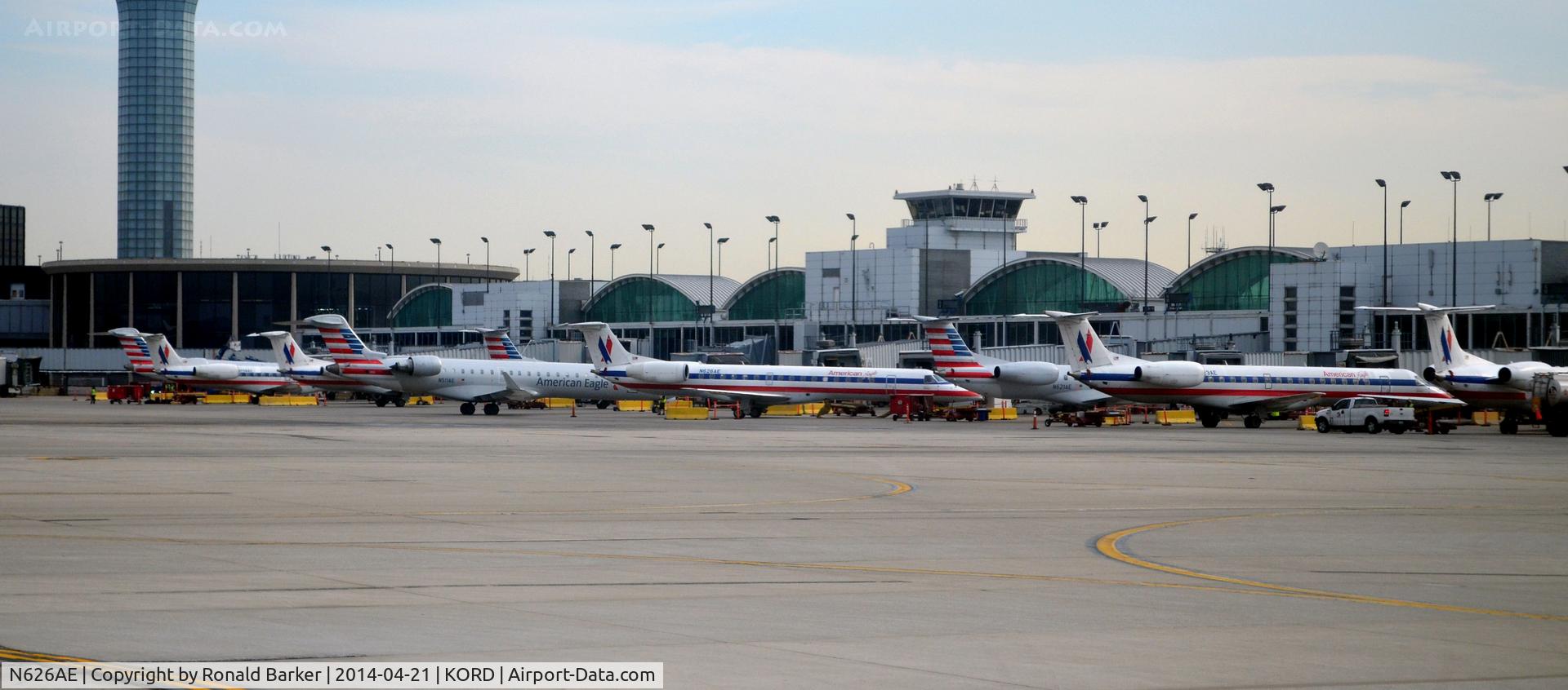 N626AE, 1999 Embraer ERJ-145LR (EMB-145LR) C/N 145117, O'Hare Chicago