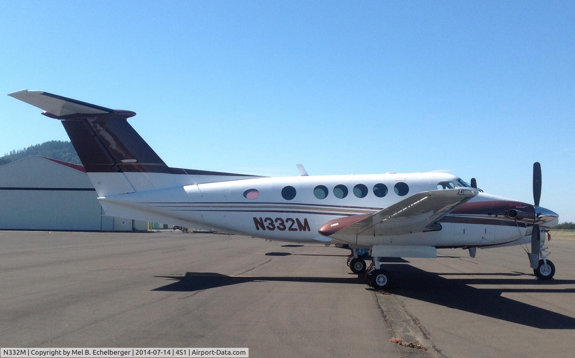 N332M, 2008 Hawker Beechcraft B200GT King Air C/N BY-39, Sunny day on the southern Oregon coast  July
