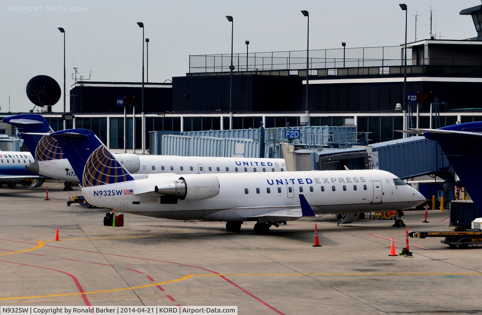 N932SW, 2002 Bombardier CRJ-200LR (CL-600-2B19) C/N 7714, Gate F2D  O'Hare