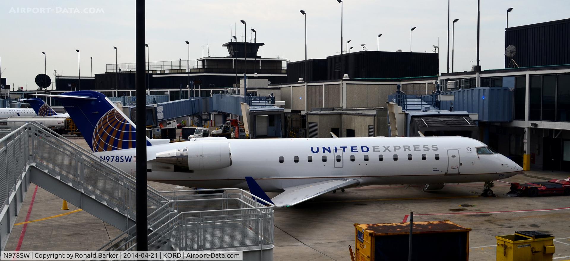 N978SW, 2004 Bombardier CRJ-200ER (CL-600-2B19) C/N 7953, O'Hare