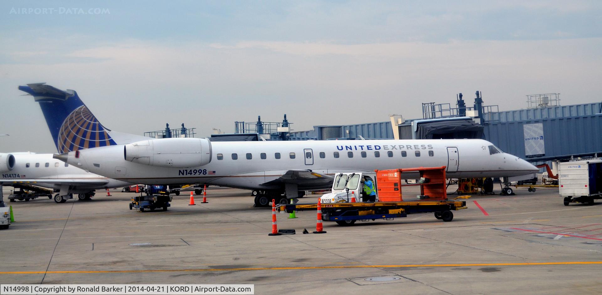 N14998, 2000 Embraer ERJ-145LR (EMB-145LR) C/N 145302, O'Hare