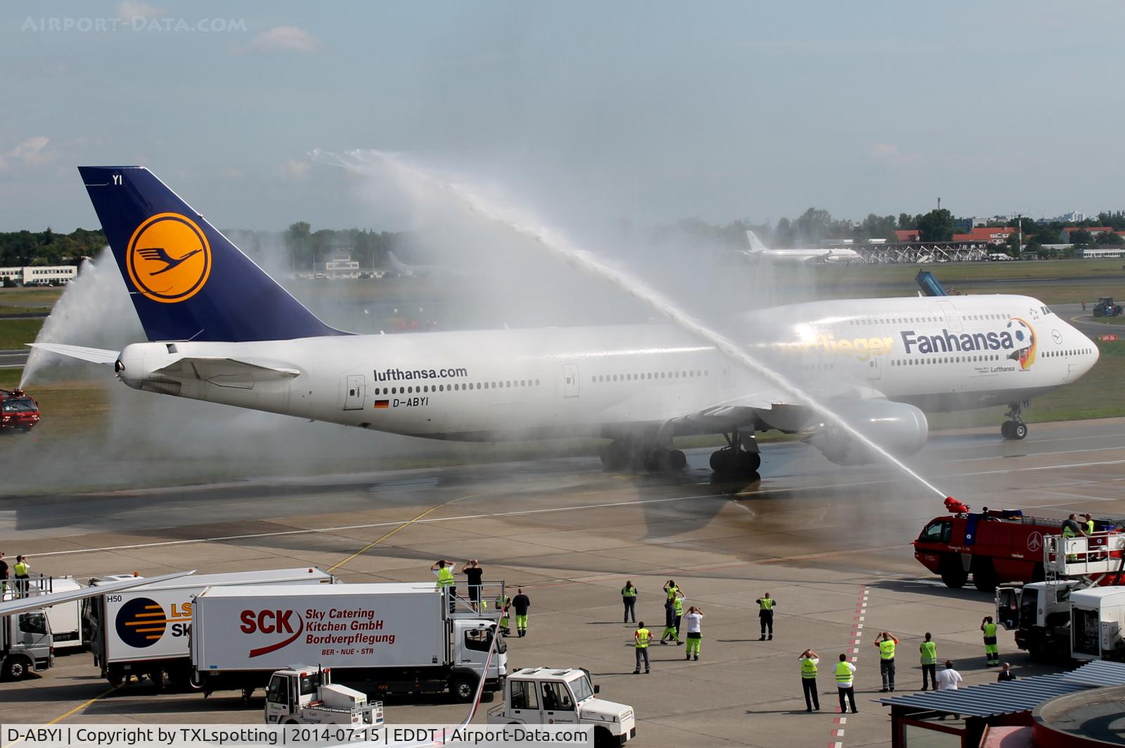 D-ABYI, 2013 Boeing 747-830 C/N 37833, German World Champions Team arrives back in Berlin!