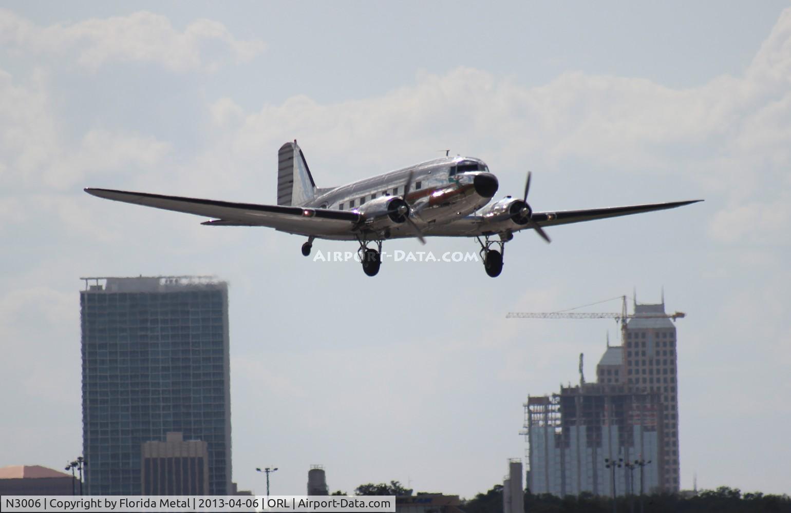 N3006, 1946 Douglas DC-3 C/N 42961, DC-3 taking off