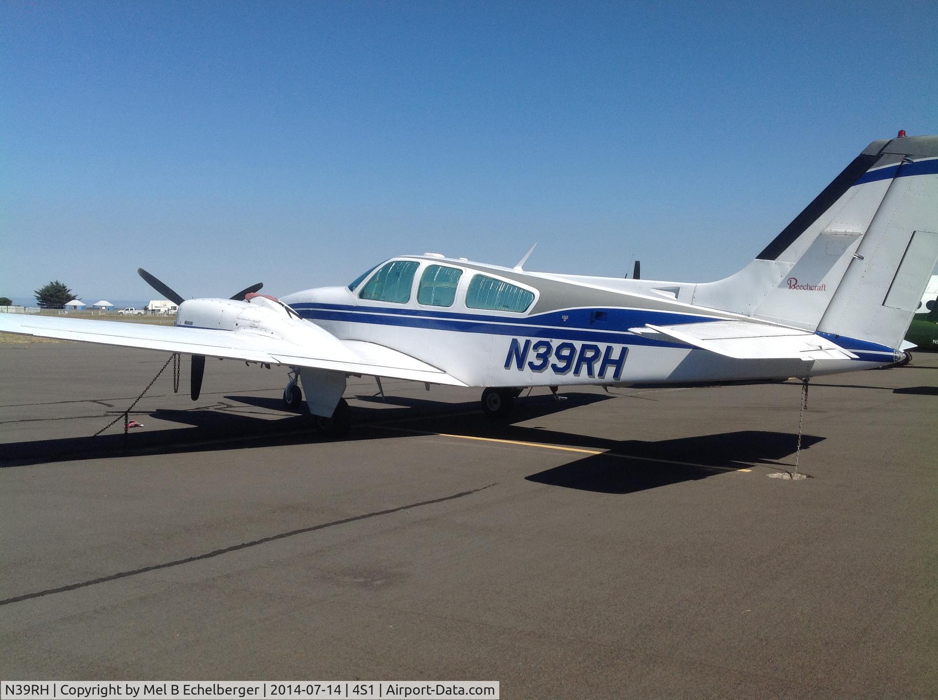 N39RH, 1977 Beech E-55 Baron C/N TE-1113, A nice day on the southern Oregon coast