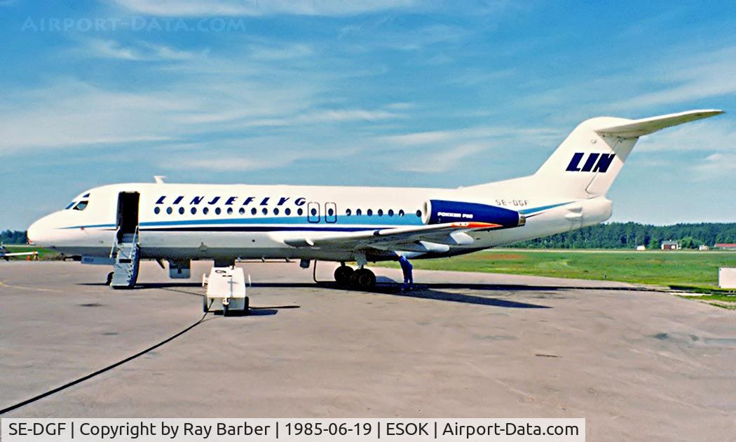 SE-DGF, 1976 Fokker F.28-4000 Fellowship C/N 11115, Fokker F-28-4000 Fellowship [11115] (Linjeflyg) Karlstad~SE 19/06/1985. From a slide.