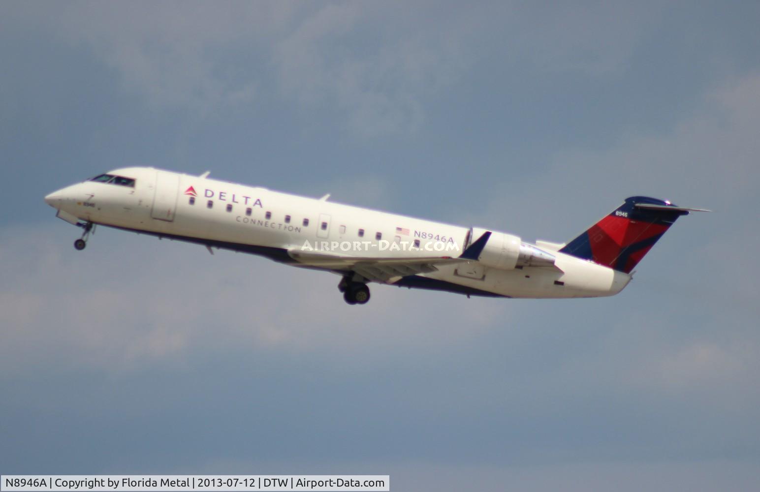 N8946A, 2004 Bombardier CRJ-200 (CL-600-2B19) C/N 7946, Delta Connection CRJ-200