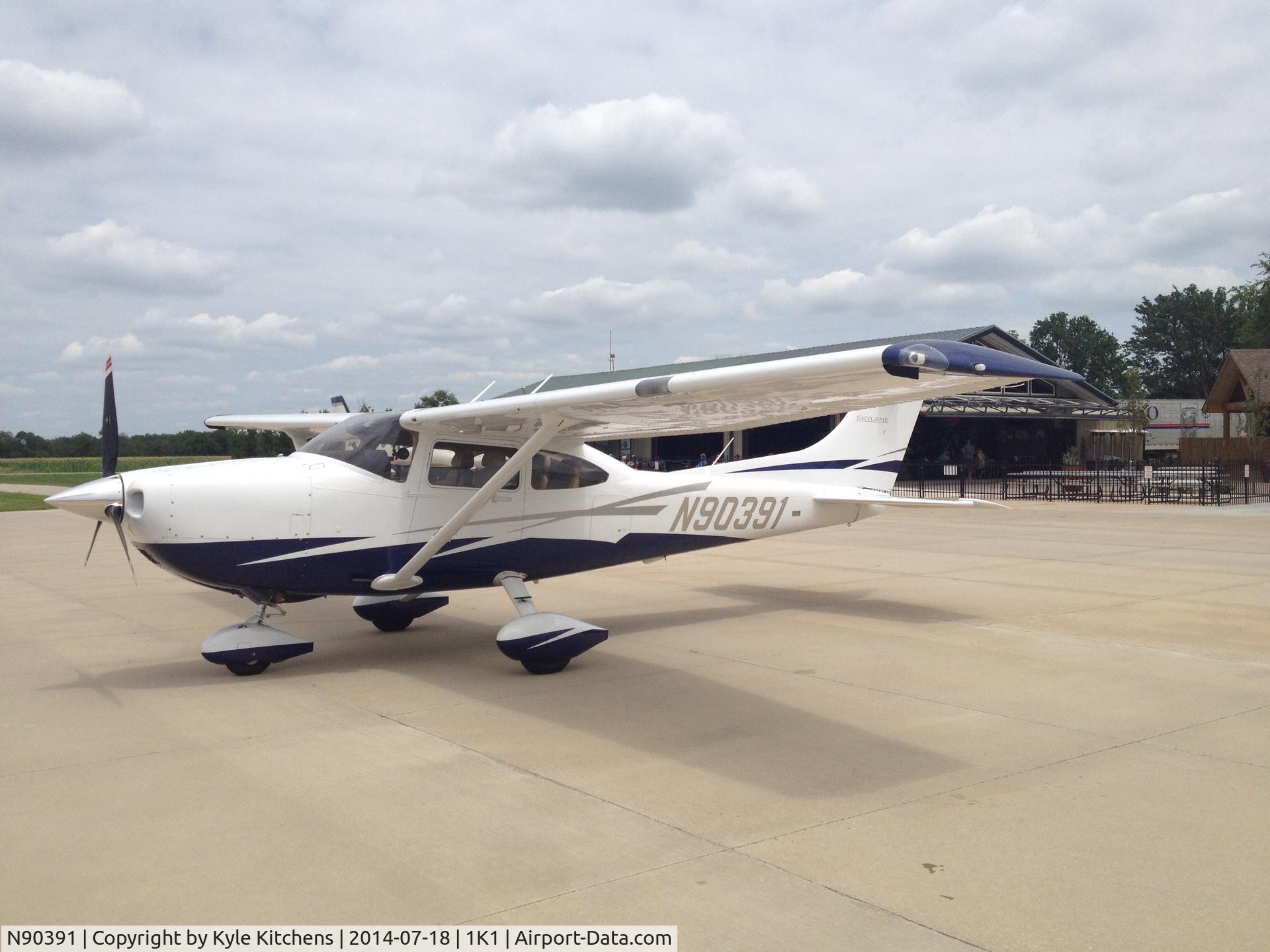 N90391, Cessna 182T Skylane C/N 18282259, N90391 @ 1K1
