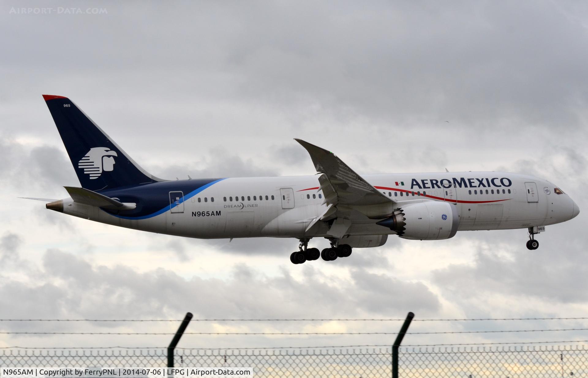 N965AM, 2013 Boeing 787-8 Dreamliner C/N 35308, AeroMexico B788 over the fence in CDG.