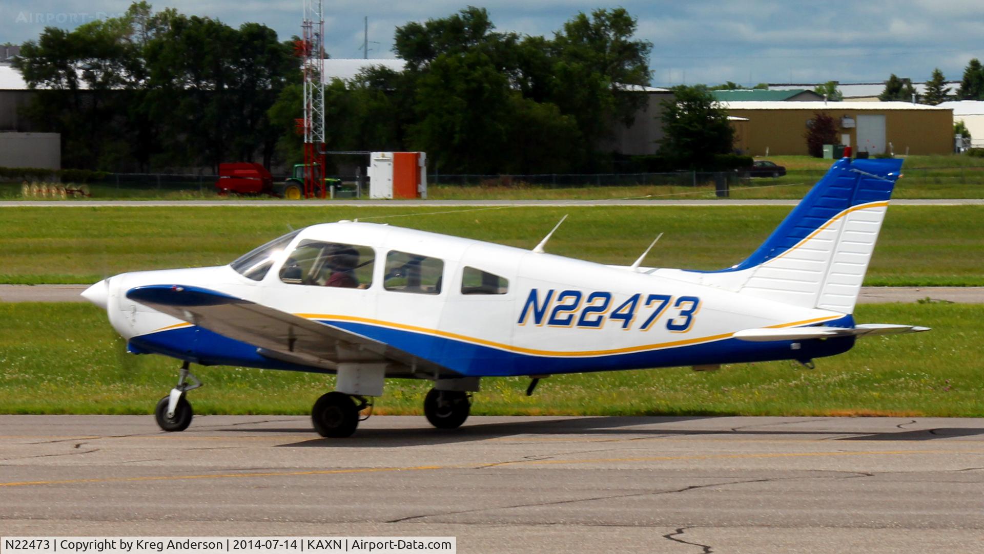 N22473, 1978 Piper PA-28-161 C/N 28-7916071, Piper PA-28-161 Warrior taxiing to runway 31.