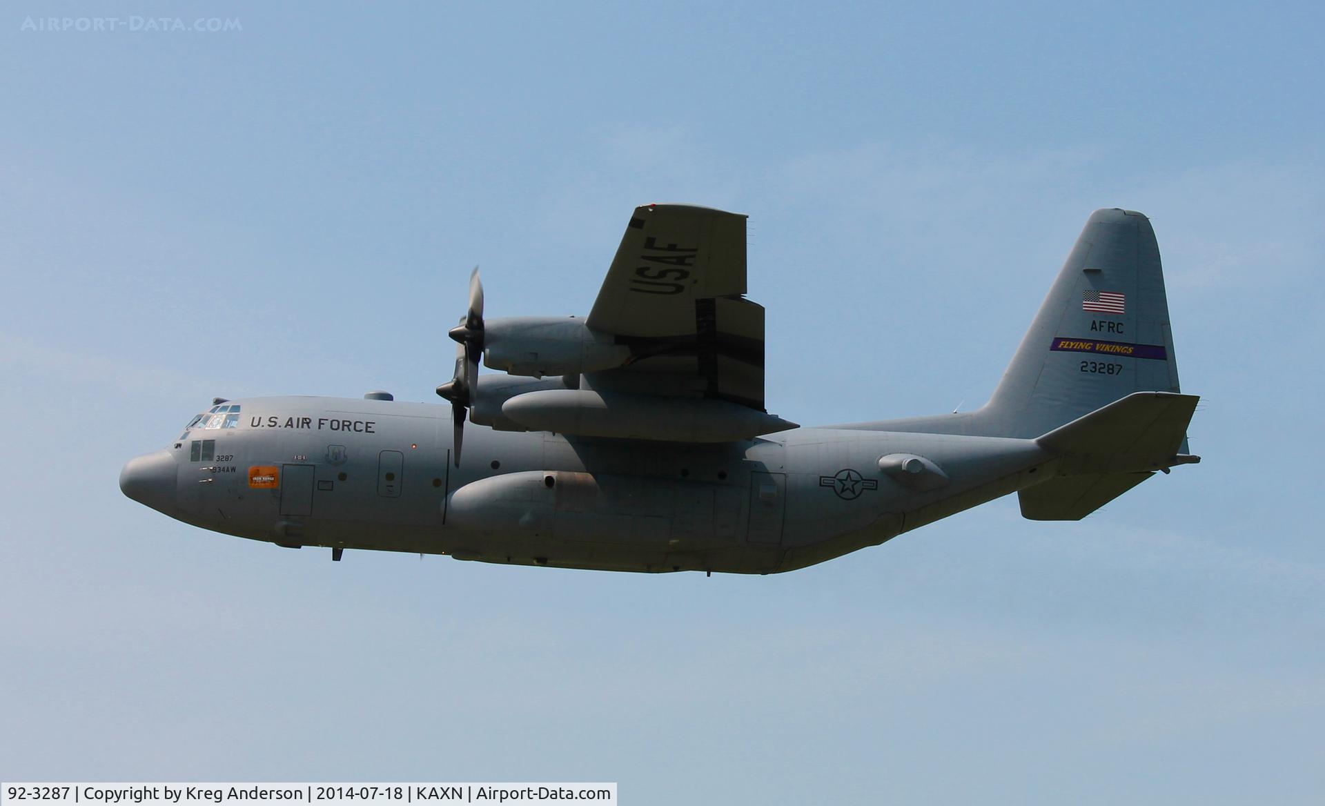 92-3287, 1992 Lockheed C-130H Hercules C/N 382-5351, Lockheed C-130H Hercules from the Minnesota Air National Guard climbing out after doing a low approach to runway 13.