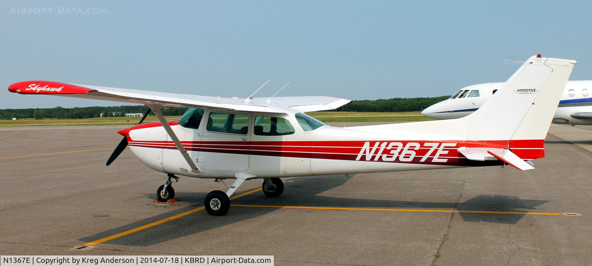 N1367E, 1978 Cessna 172N C/N 17270971, Cessna 172N Skyhawk on the ramp in Brainerd, MN.