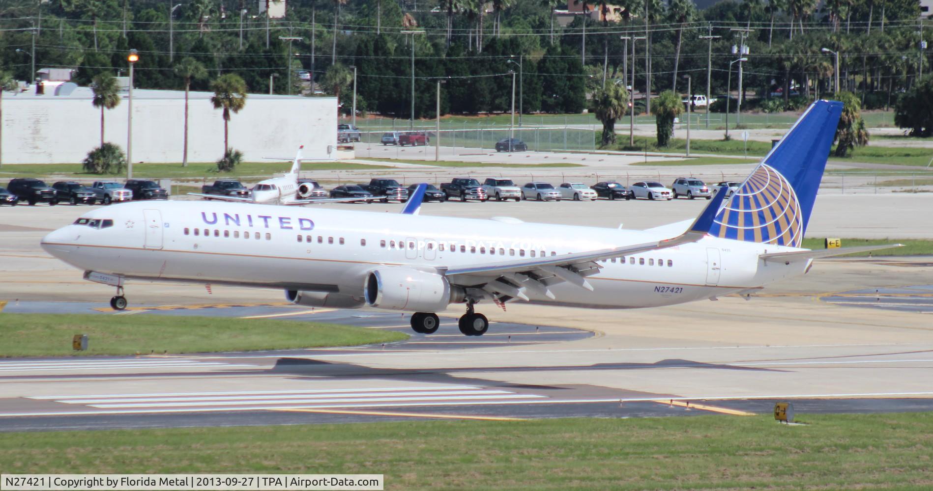 N27421, 2008 Boeing 737-924/ER C/N 37094, United 737-900