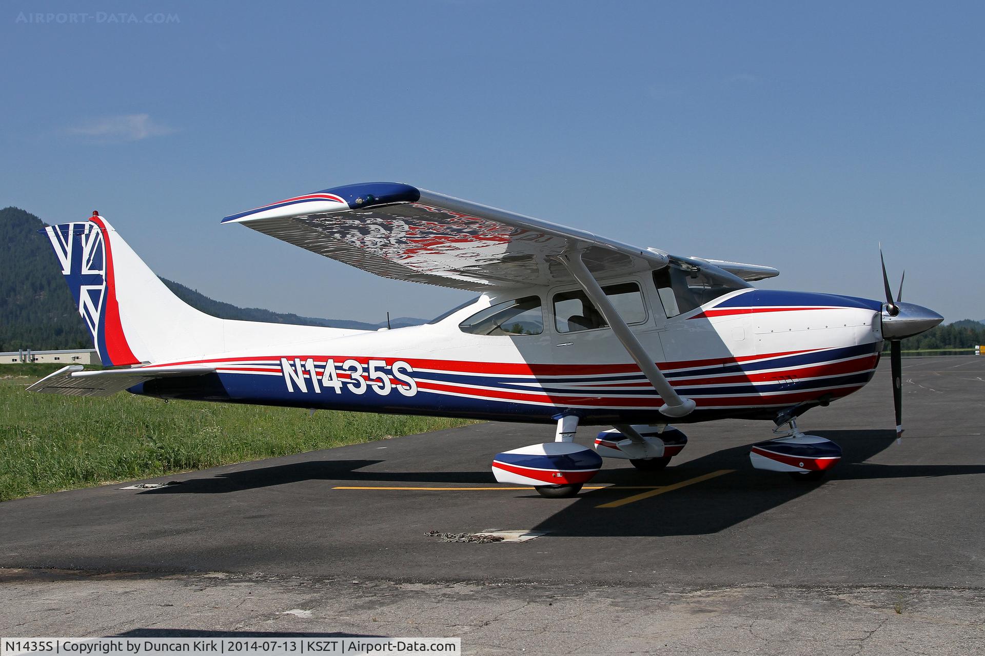N1435S, 1976 Cessna 182P Skylane C/N 18264983, This is the paint job I had applied after purchase and, yes, I am a Brit!