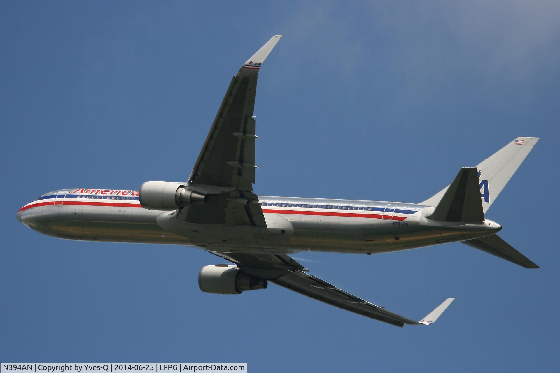 N394AN, 1998 Boeing 767-323/ER C/N 29431, Boeing 767-323, Take off rwy 27L, Roissy Charles De Gaulle airport (LFPG-CDG)