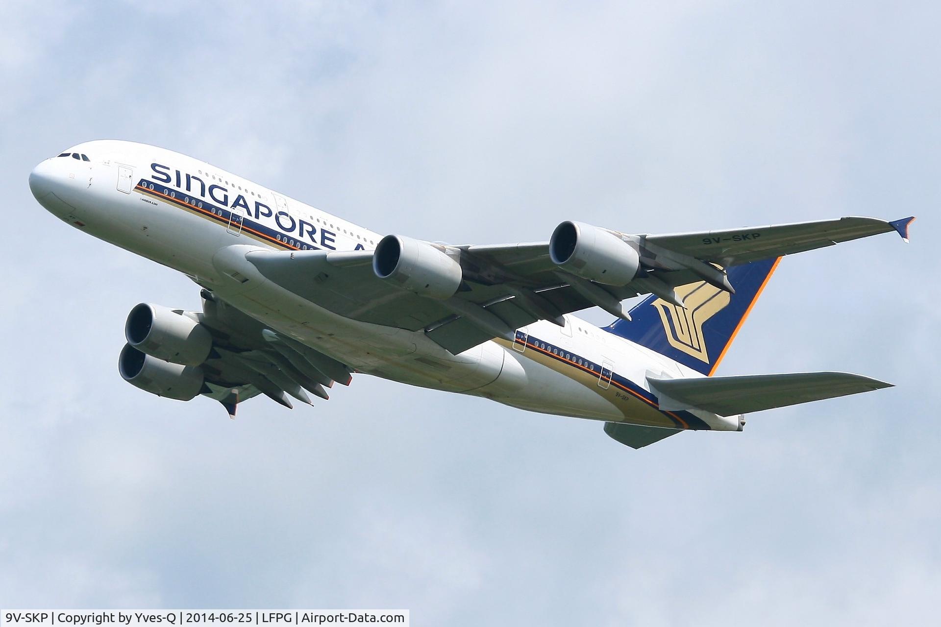9V-SKP, 2011 Airbus A380-841 C/N 076, Airbus A380-841, Take off rwy 27L, Roissy Charles De Gaulle airport (LFPG-CDG)