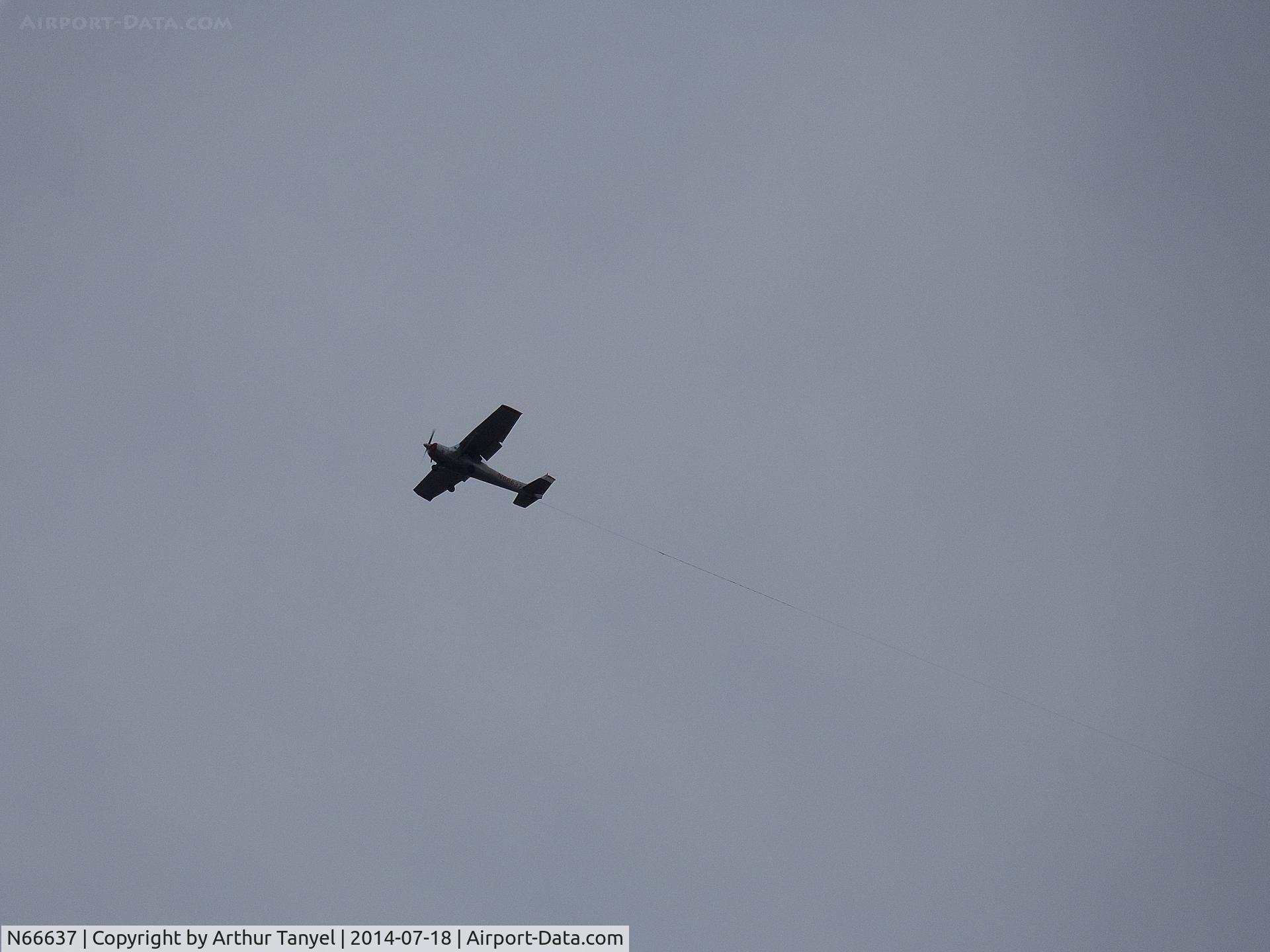 N66637, 1974 Cessna 150M C/N 15076172, Advertising over Pittsburgh