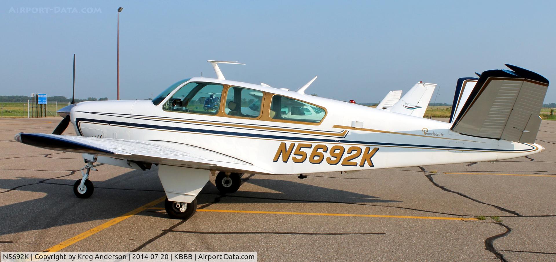 N5692K, 1964 Beech S35 Bonanza C/N D-7621, 2014 Benson Fly-in Breakfast