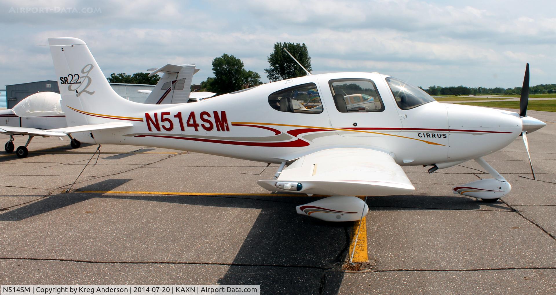 N514SM, 2005 Cirrus SR22 C/N 1303, Cirrus SR22 on the line.