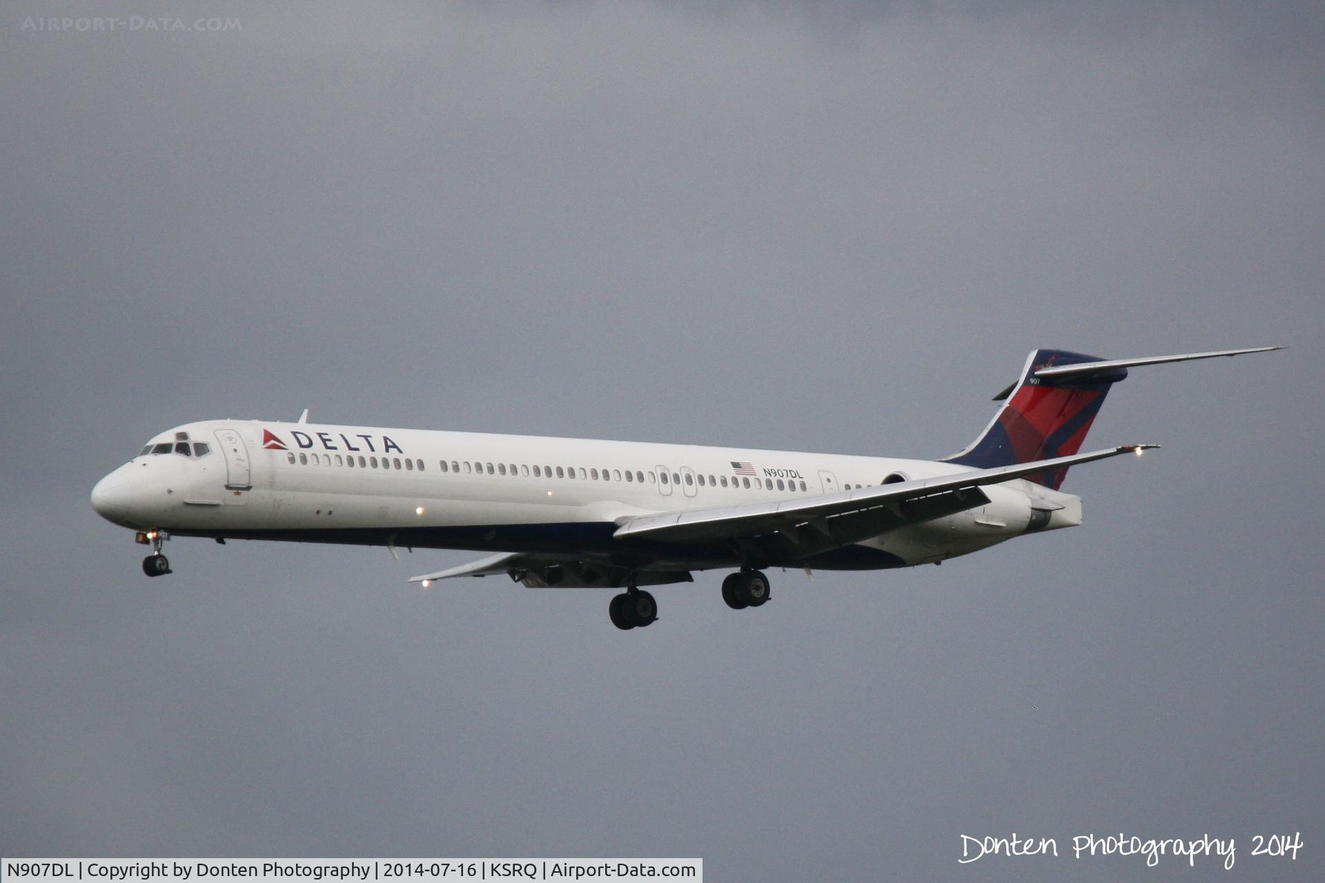 N907DL, 1987 McDonnell Douglas MD-88 C/N 49538, Delta Flight 2619 (N907DL) arrives at Sarasota-Bradenton International Airport following a flight from Hartsfield-Jackson Atlanta International Airport
