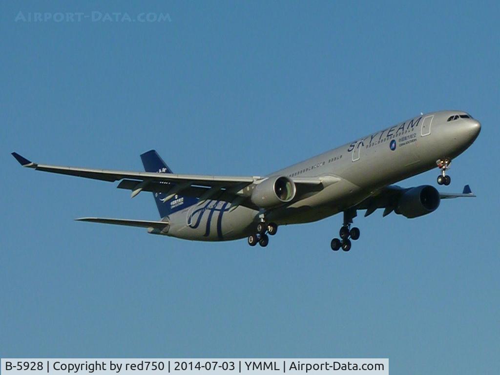 B-5928, 2013 Airbus A330-343X C/N 1430, China Southern Airbus A330 approaching rwy 34, YMML, 20140703