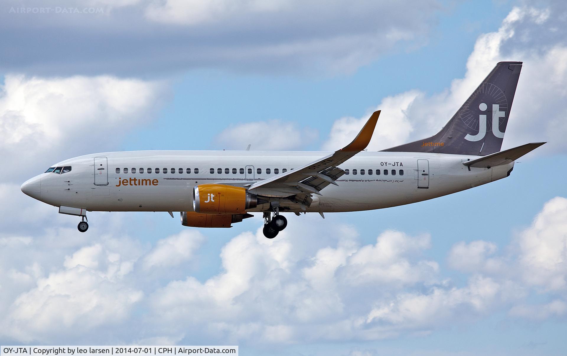 OY-JTA, 1987 Boeing 737-33A C/N 23631, Copenhagen Kastrup 1.7.14