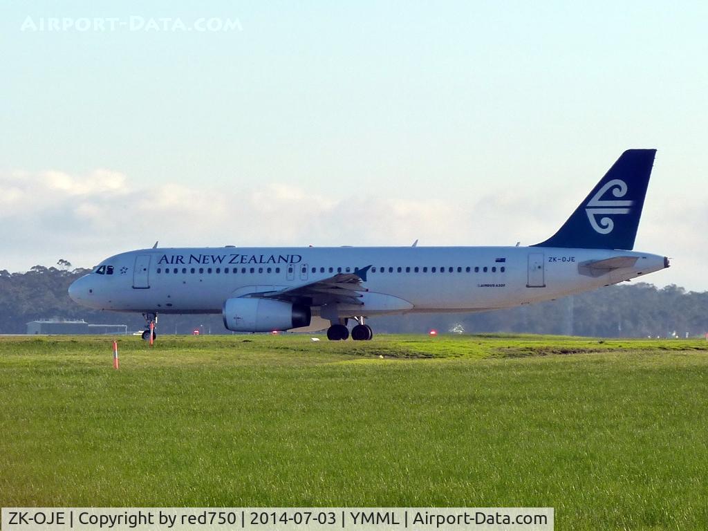 ZK-OJE, 2003 Airbus A320-232 C/N 2148, Air New Zealand Airbus A320 ZK-OJE holding for rwy 34 YMML 20140703