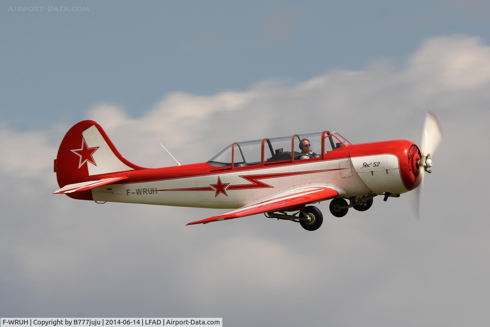 F-WRUH, Yakovlev Yak-52 C/N 899409, at Compiegne