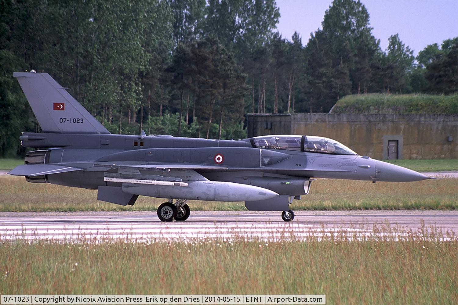 07-1023, Lockheed Martin F-16DJ Fighting Falcon C/N NW-9, Turkish AF F-16D 07-1023 entering the runway of Wittmund AB, Germany, during the NATO exercise JAWTEX 2014