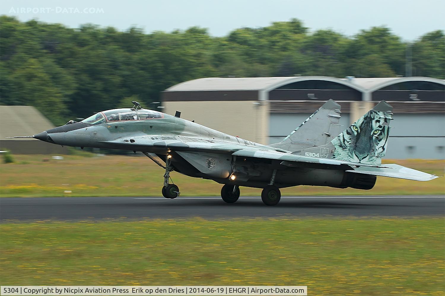 5304, Mikoyan-Gurevich MiG-29UB C/N N50903028253, Slovak AF MiG-29 5304 in nice tiger livery