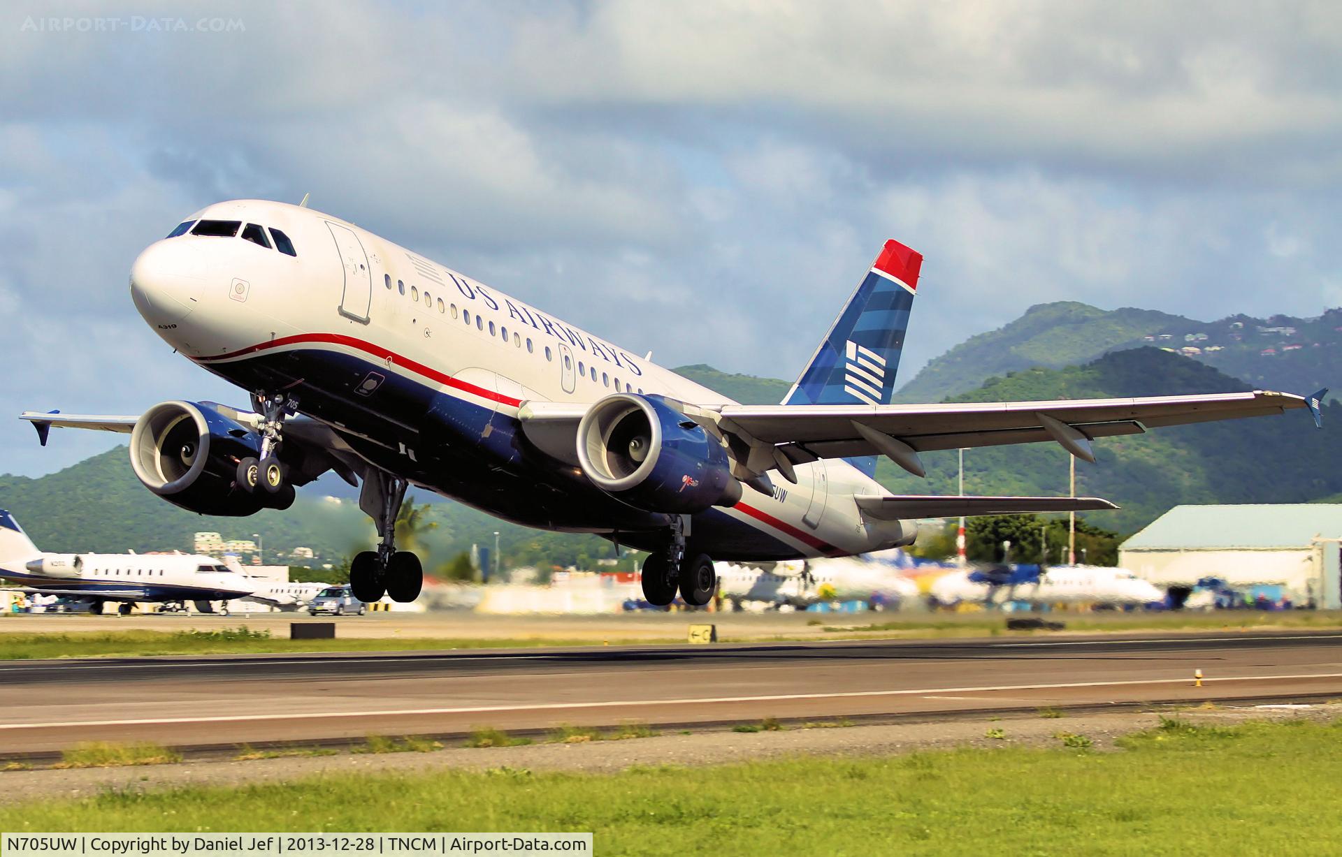 N705UW, 1998 Airbus A319-112 C/N 0929, N705UW