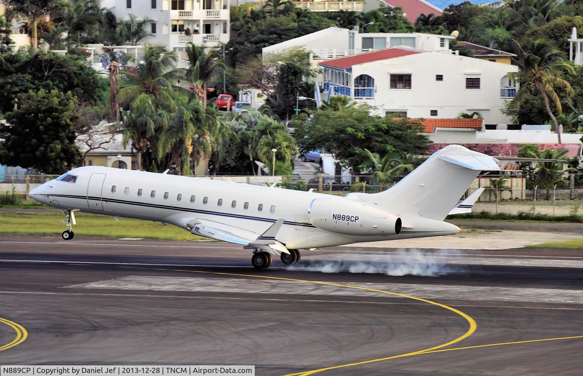 N889CP, 2001 Bombardier BD-700-1A10 Global Express C/N 9104, N889CP