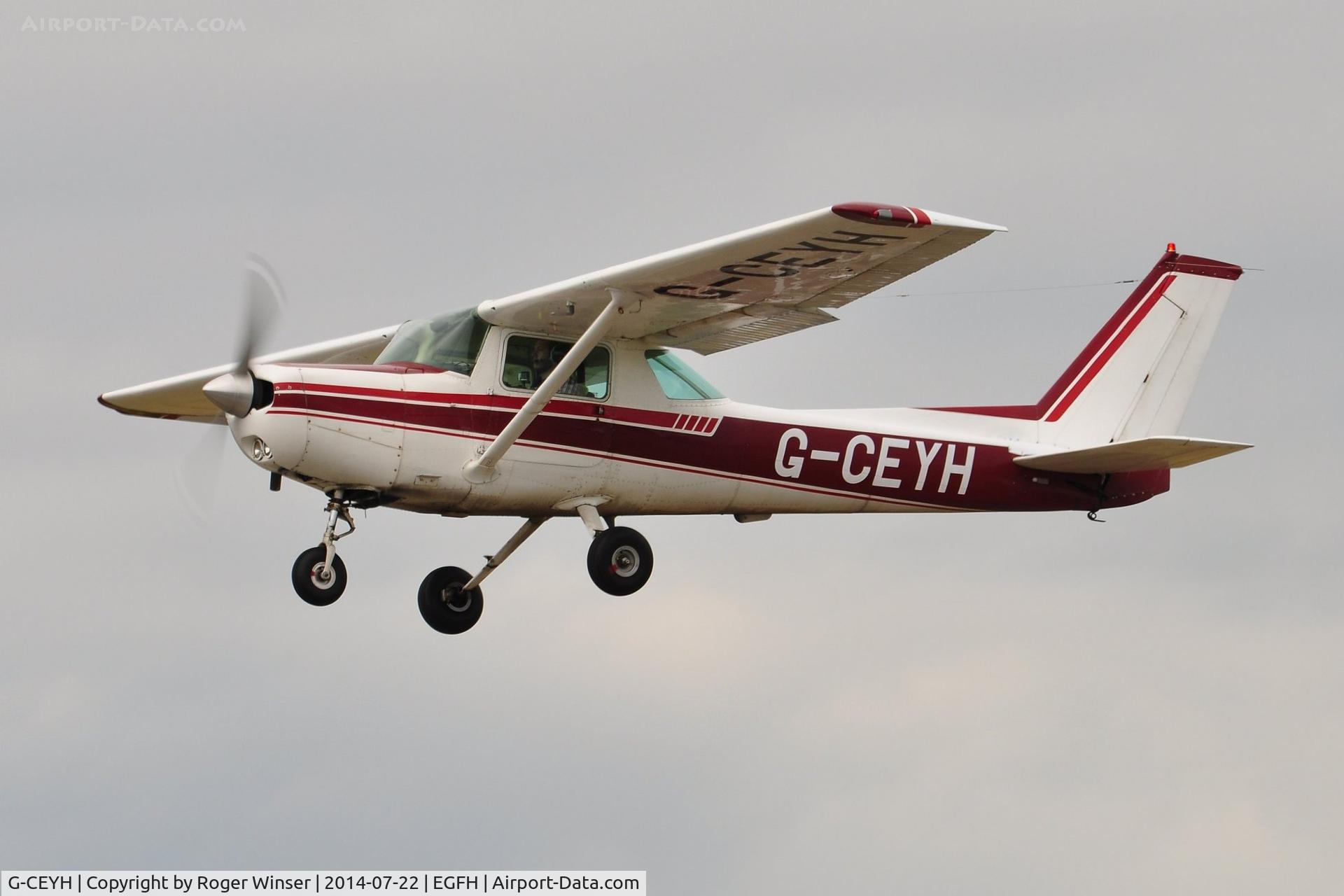 G-CEYH, 1978 Cessna 152 C/N 15282689, Visiting Cessna 152 operated by Cornwall Flying Club departing Runway 22.