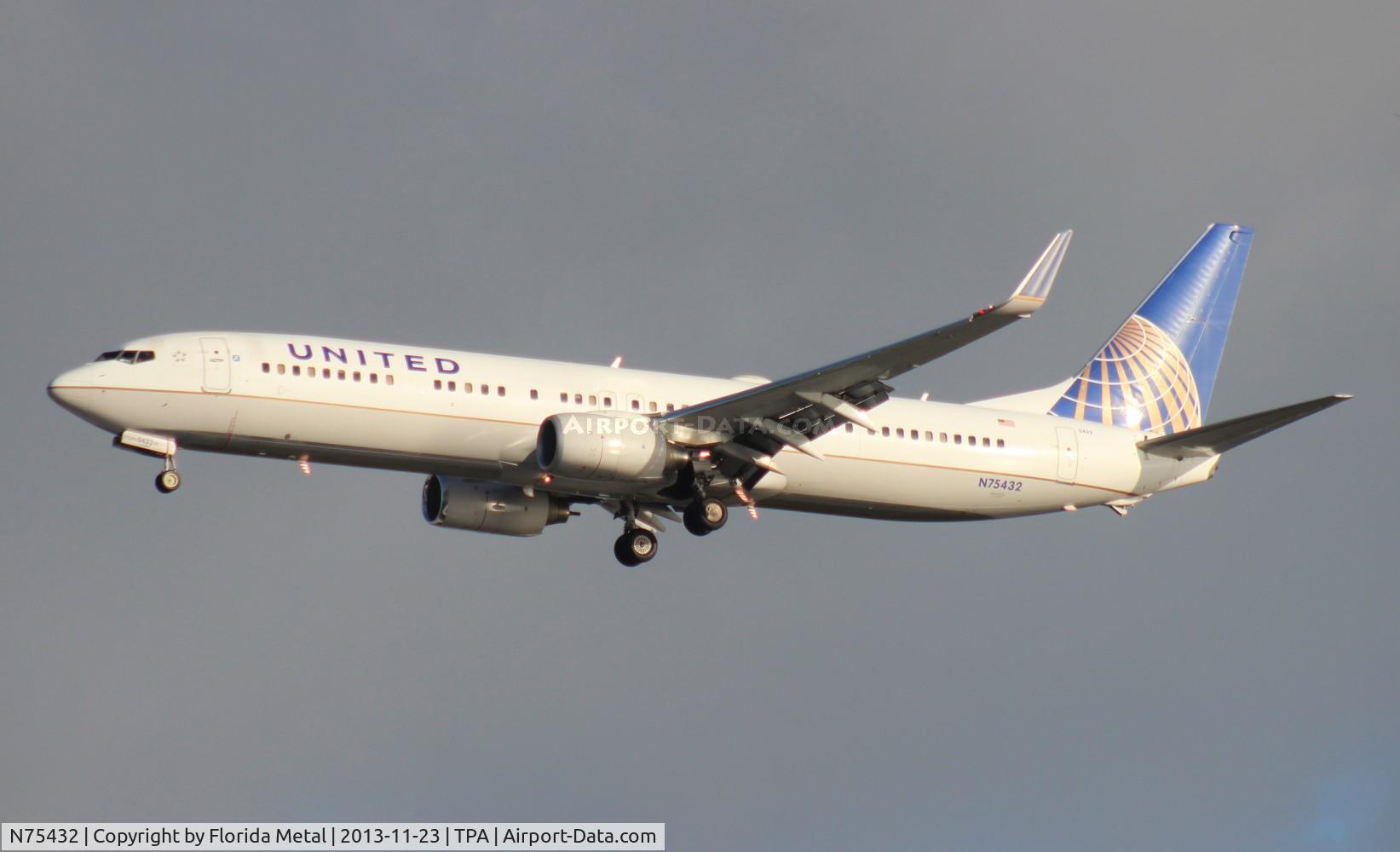 N75432, 2009 Boeing 737-924/ER C/N 32835, United 737-900