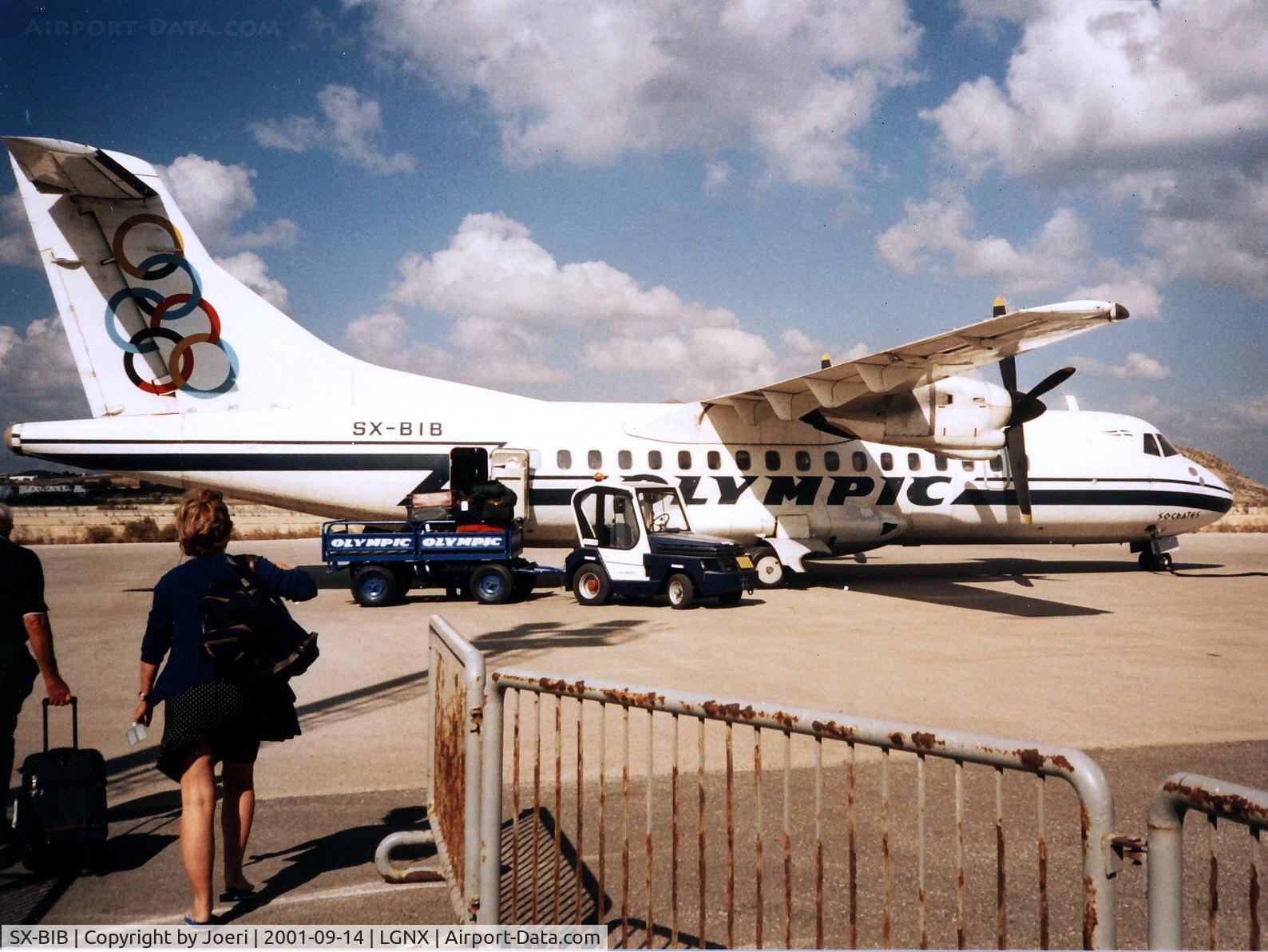 SX-BIB, 1990 ATR 42-312 C/N 182, Passengers boarding, picture taken by An Van der Elst with permission