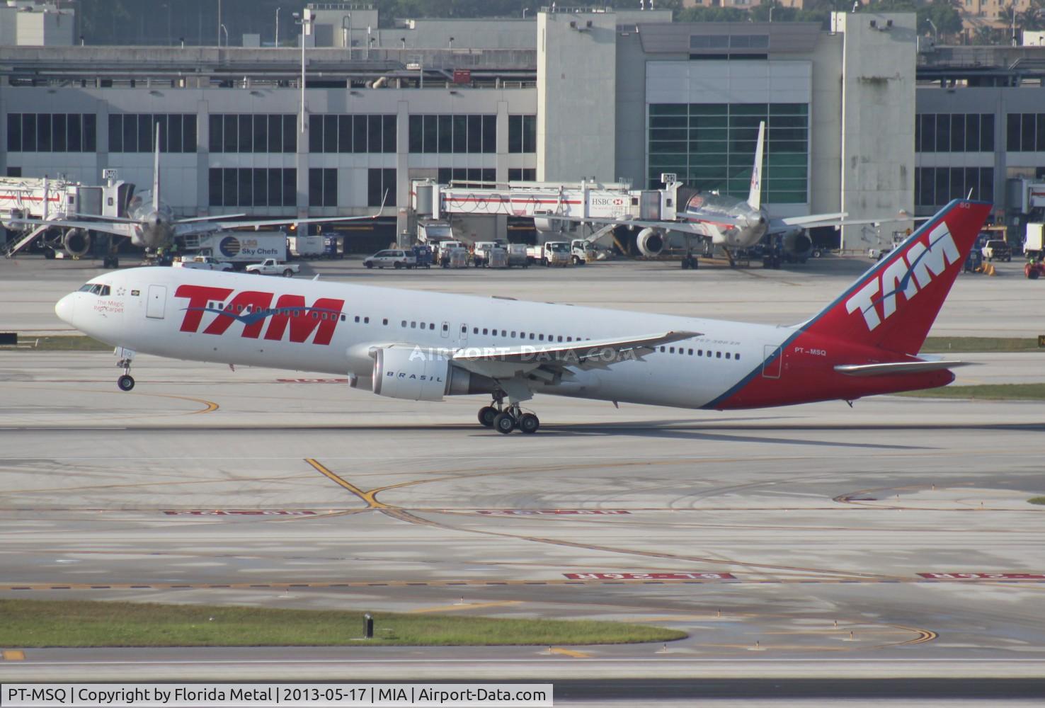 PT-MSQ, 1995 Boeing 767-33A C/N 27468, TAM 767-300