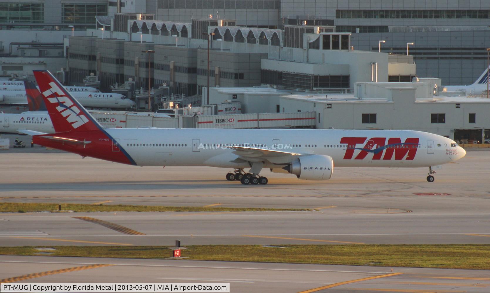 PT-MUG, 2012 Boeing 777-32W/ER C/N 38888, TAM 777-300