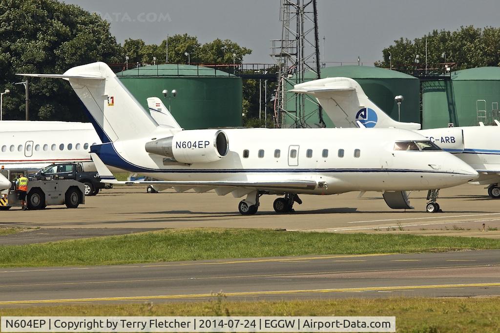 N604EP, 2000 Bombardier Challenger 604 (CL-600-2B16) C/N 5462, Bombardier CL604, c/n: 5462 at Luton