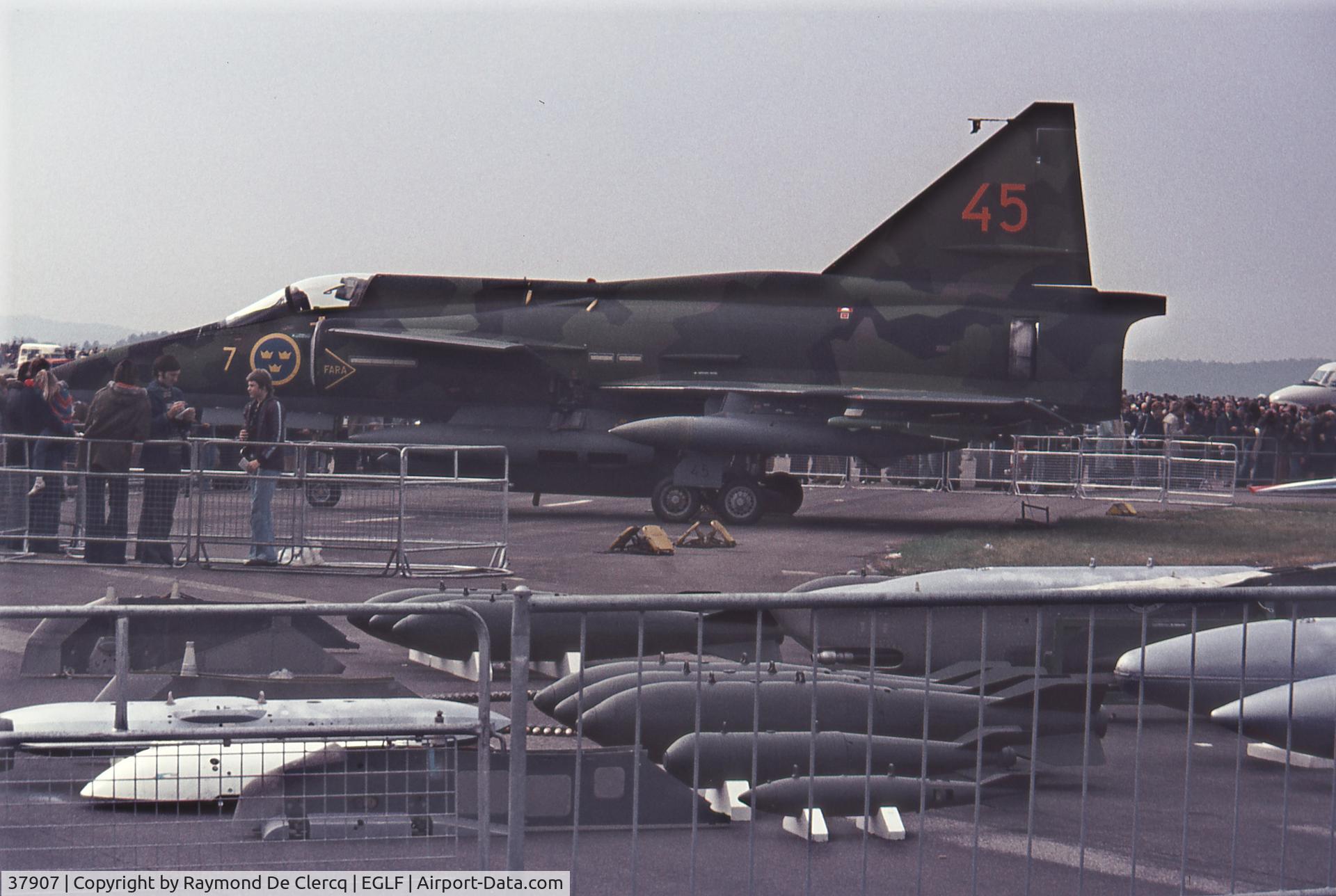 37907, Saab SH 37 Viggen C/N 37907, Static Display at Farnborough 1976.
