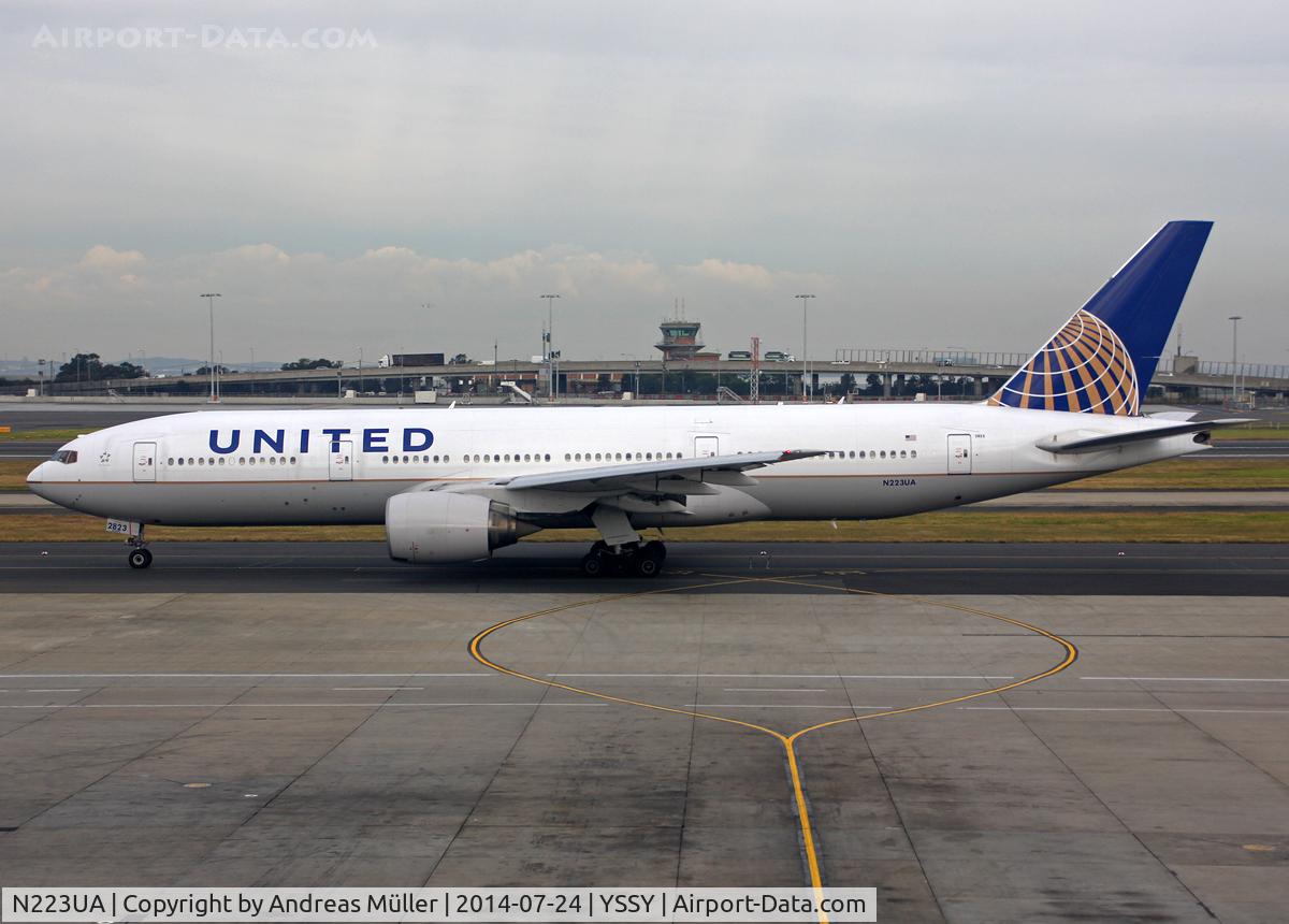 N223UA, 2001 Boeing 777-222 C/N 30224, Departure to Los Angeles.