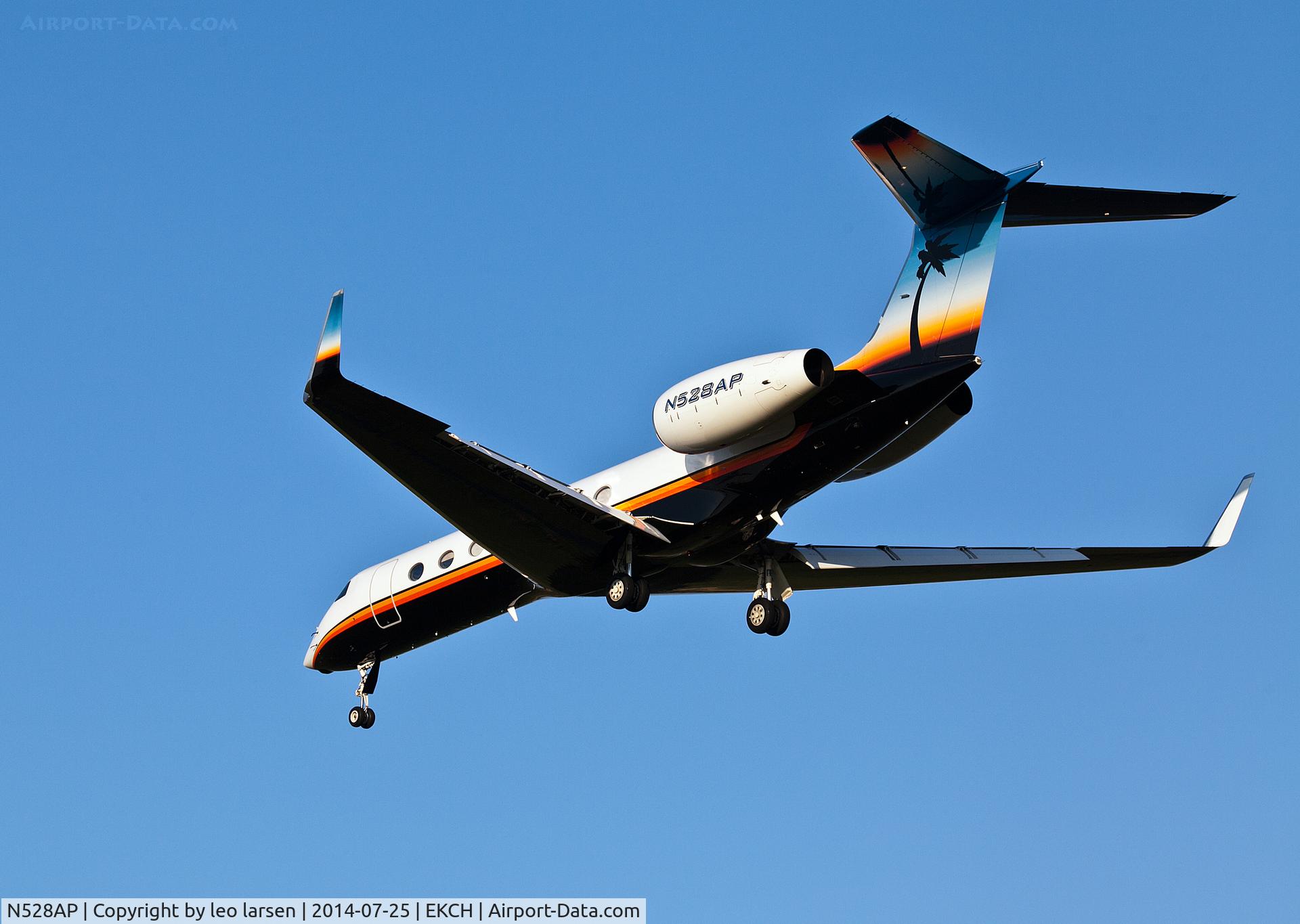 N528AP, 2007 Gulfstream Aerospace GV-SP (G550) C/N 5168, Copenhagen Kastrup 25.7.14