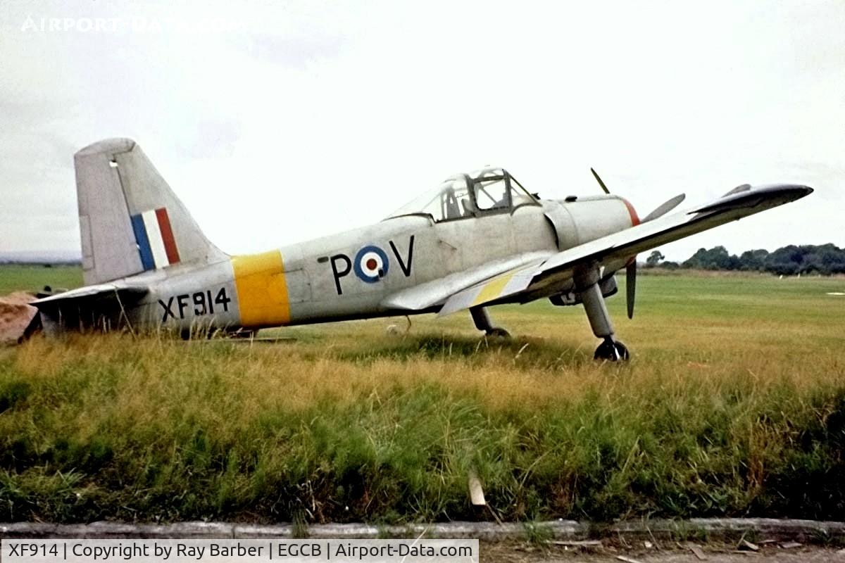 XF914, 1956 Percival P-56 Provost T.1 C/N PAC/F/423, Percival P.56 Provost T.1 [PAC/F/423] (Royal Air Force) Manchester-Barton~G 18/08/1979. From a slide.