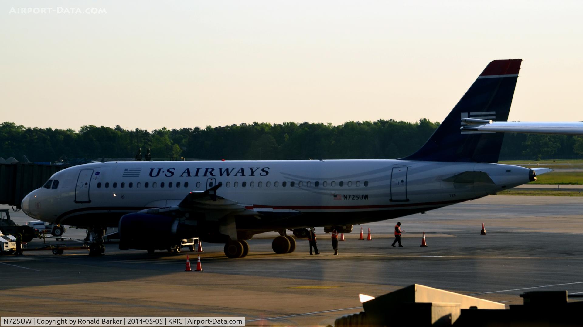 N725UW, 1999 Airbus A319-112 C/N 1135, Pushback Richmond