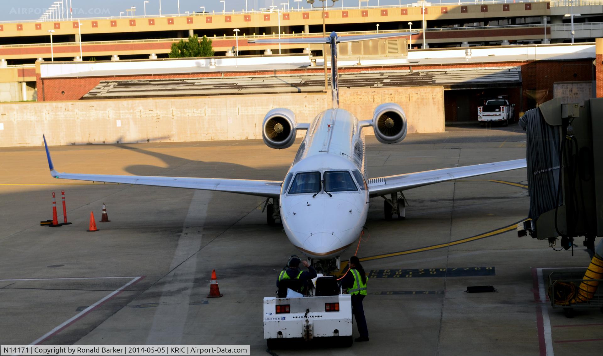 N14171, 2004 Embraer ERJ-145XR (EMB-145XR) C/N 14500859, Pushback Richmond